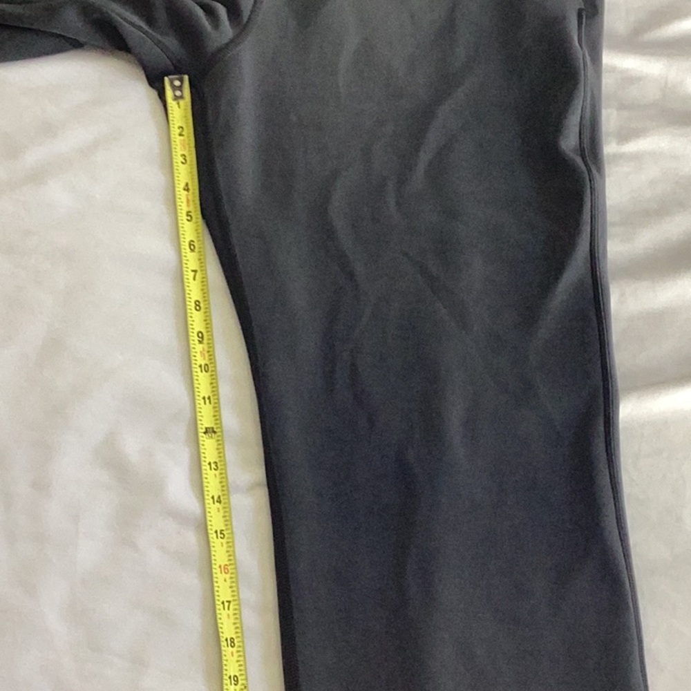 Lululemon pants - Picture 5 of 11